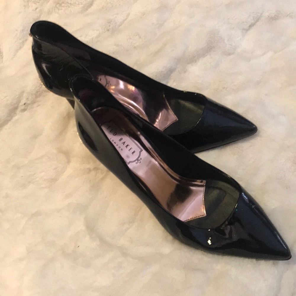 TED BAKER BLACK PATENT LEATHER HEELS